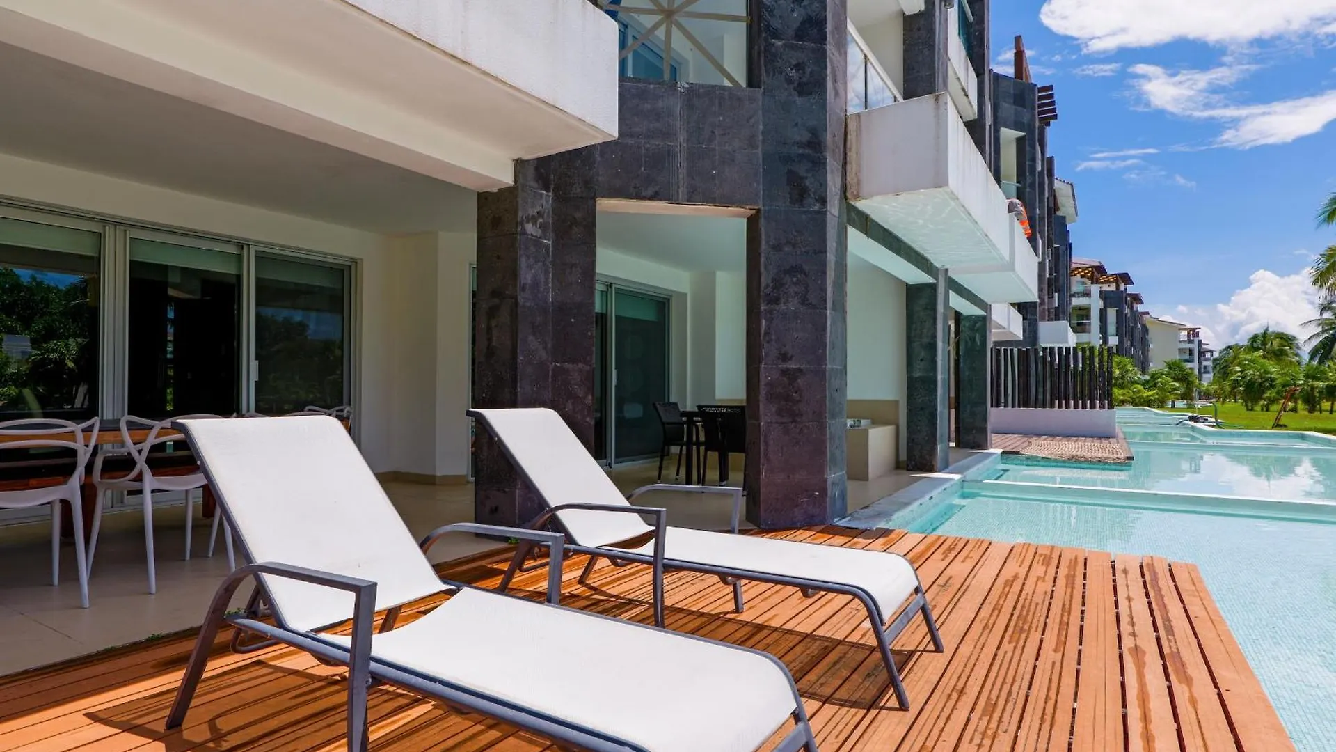 Apartment Seaside Serenity Retreat At Mareazul Norte - 2 Bedroom Playa del Carmen