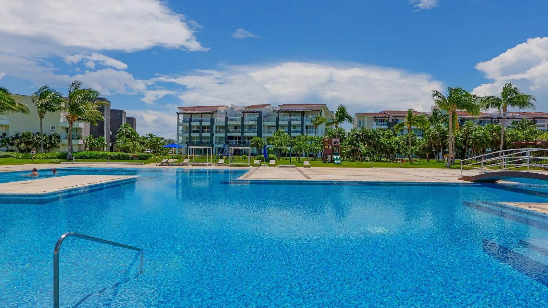 Seaside Serenity Retreat At Mareazul Norte - 2 Bedroom Playa del Carmen
