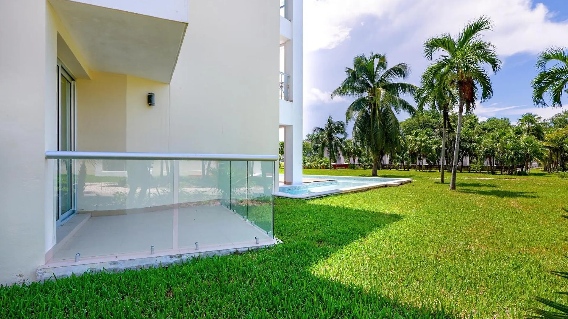 Seaside Serenity Retreat At Mareazul Norte - 2 Bedroom Playa del Carmen Apartment